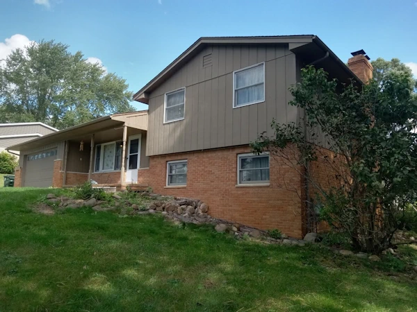 painting contractor Lake Orion before and after photo exterior-before